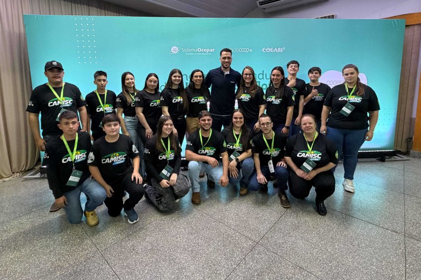 Camisc Jovem participa do Cooperl&iacute;der Jovem em Mandaguari/PR